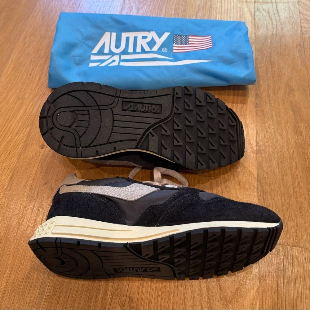 Retro Runner Women's Sneakers in Black and Cream